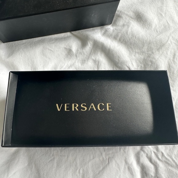 Versace white sunglasses - Picture 6 of 7